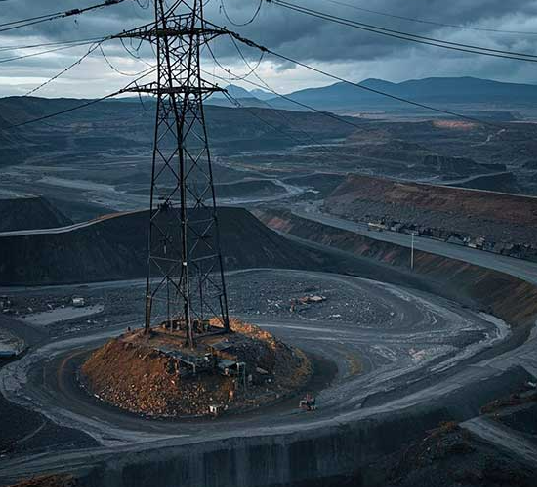 How Does Microgrid Energy Storage Improve Grid Stability?